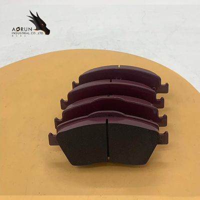 De fabrikanten produceren Diverse Materialen van Semi-Metallic Remstootkussens 04465-02260