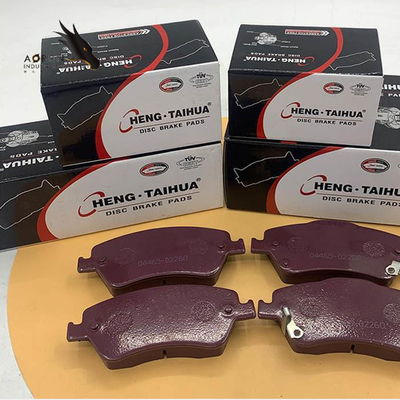 De fabrikanten produceren Diverse Materialen van Semi-Metallic Remstootkussens 04465-02260