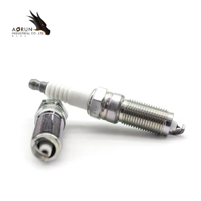 Bougies van het motor van een auto plaatsen de Autodeel 30758130 Iridiumbougie Kit For Volvo S60 S80 V60